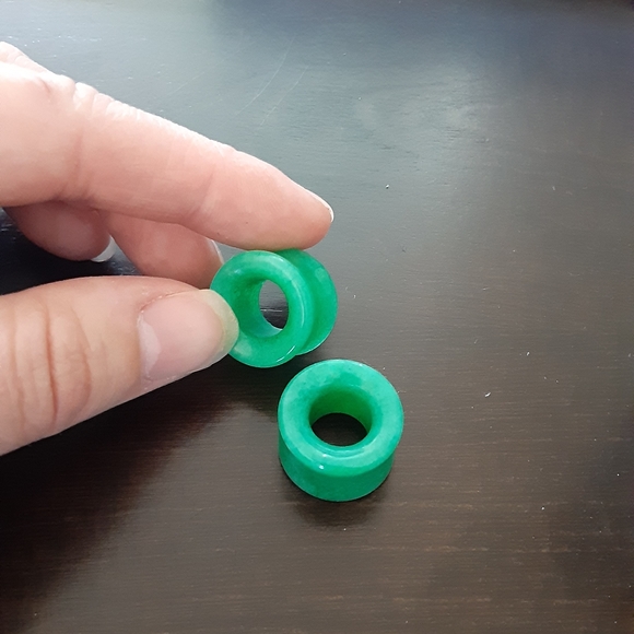 3/4" Adventurine Green Stone Plugs Eyelets - Picture 3 of 4